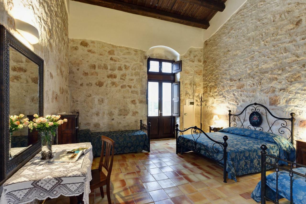 Agriturismo Gaia Villa Noto Bilik gambar