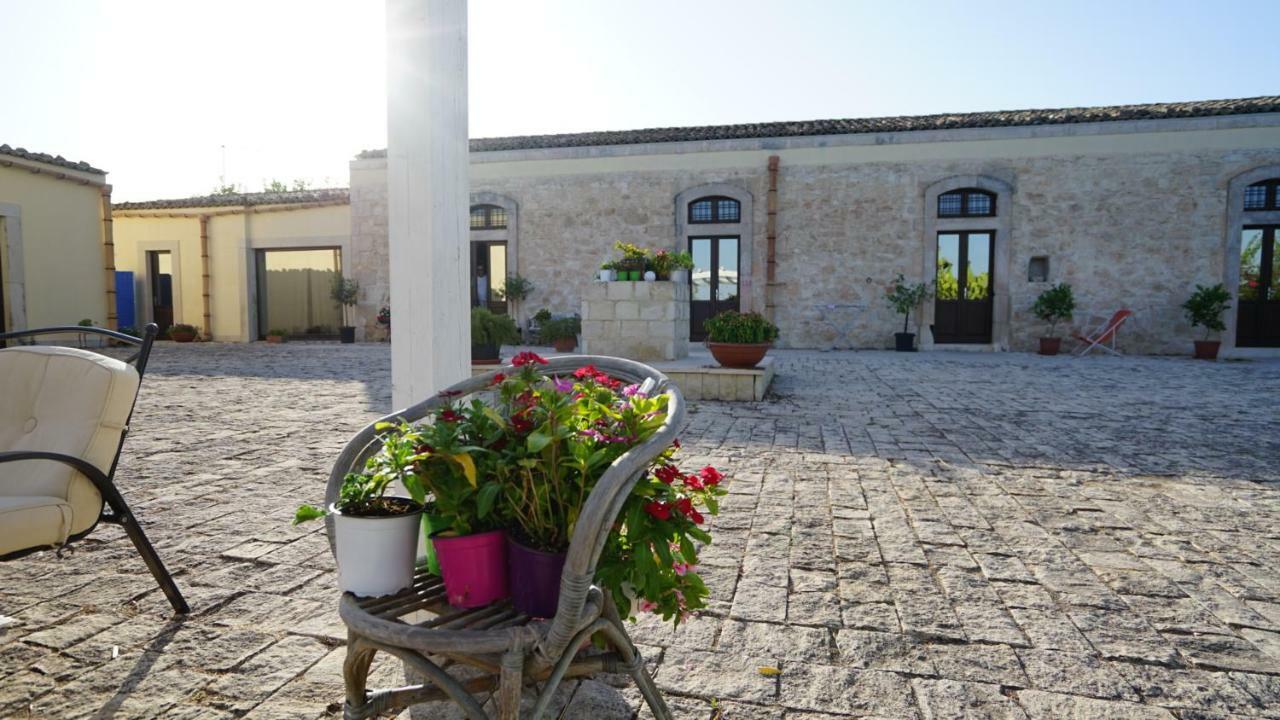 Agriturismo Gaia Villa Noto Luaran gambar